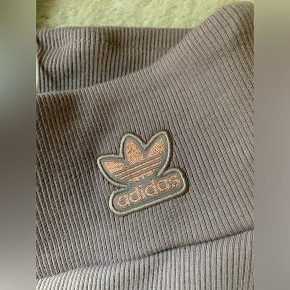 NWT Vintage 2000s Collection Adidas Originals Activewear Set Crop Top Tan S/M - Picture 13 of 16